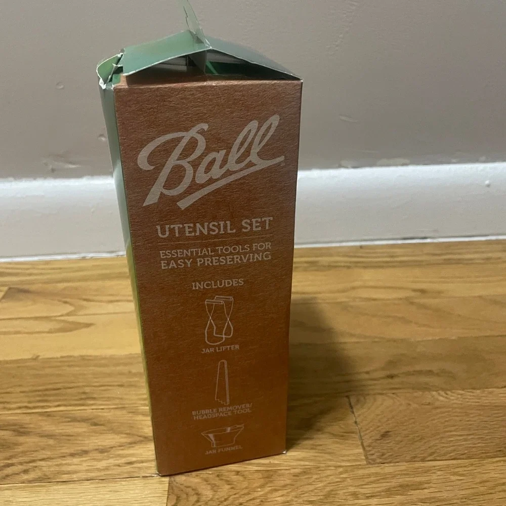 Ball utensil set